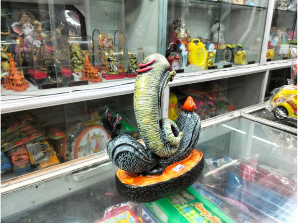 Ganesh Ji Murti Antique Showpiece - Image 3